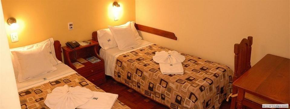 Hotel San Martin Реконкиста Екстериор снимка